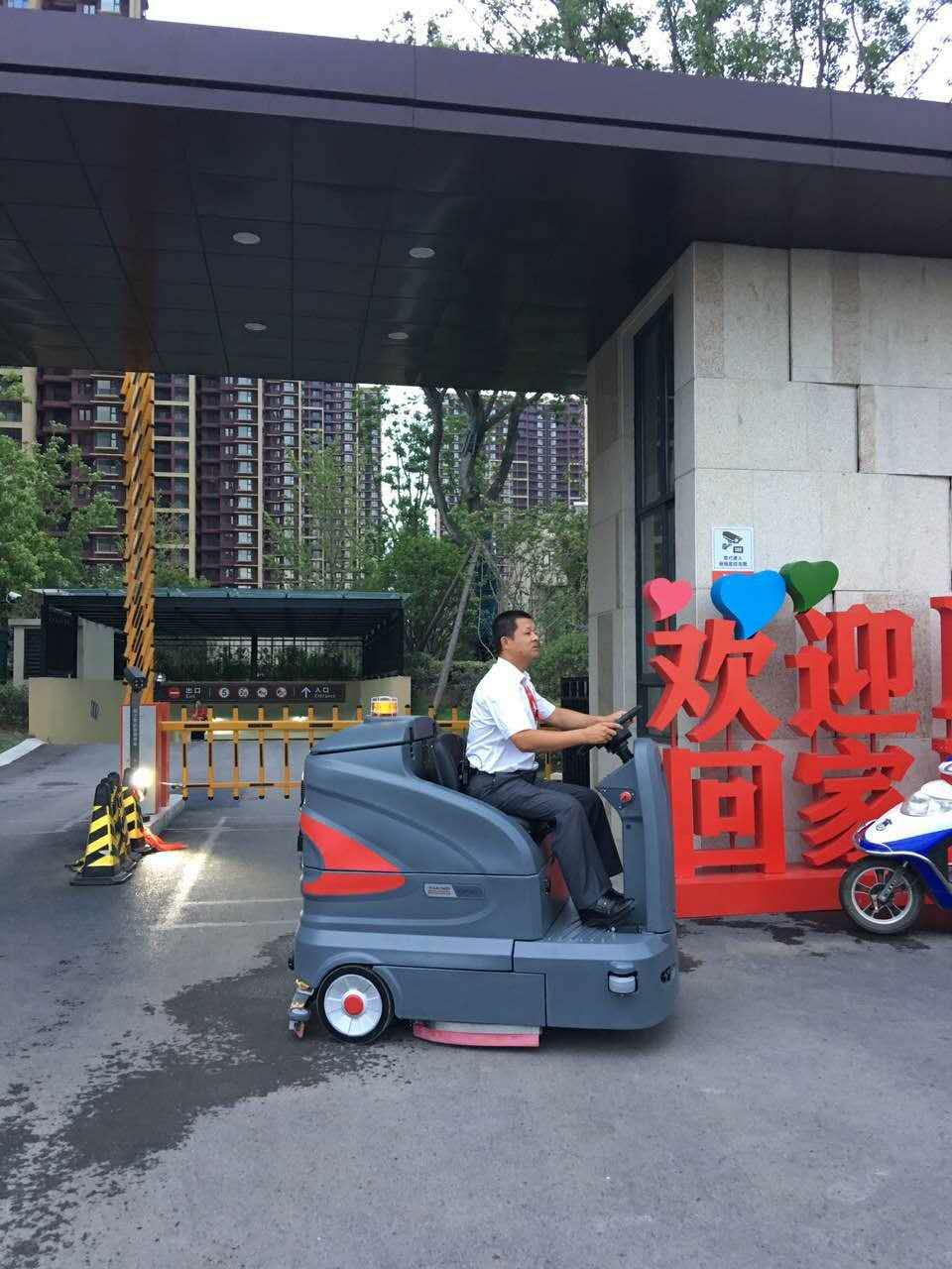 進(jìn)口洗地車一定比國產(chǎn)洗地車好嗎？